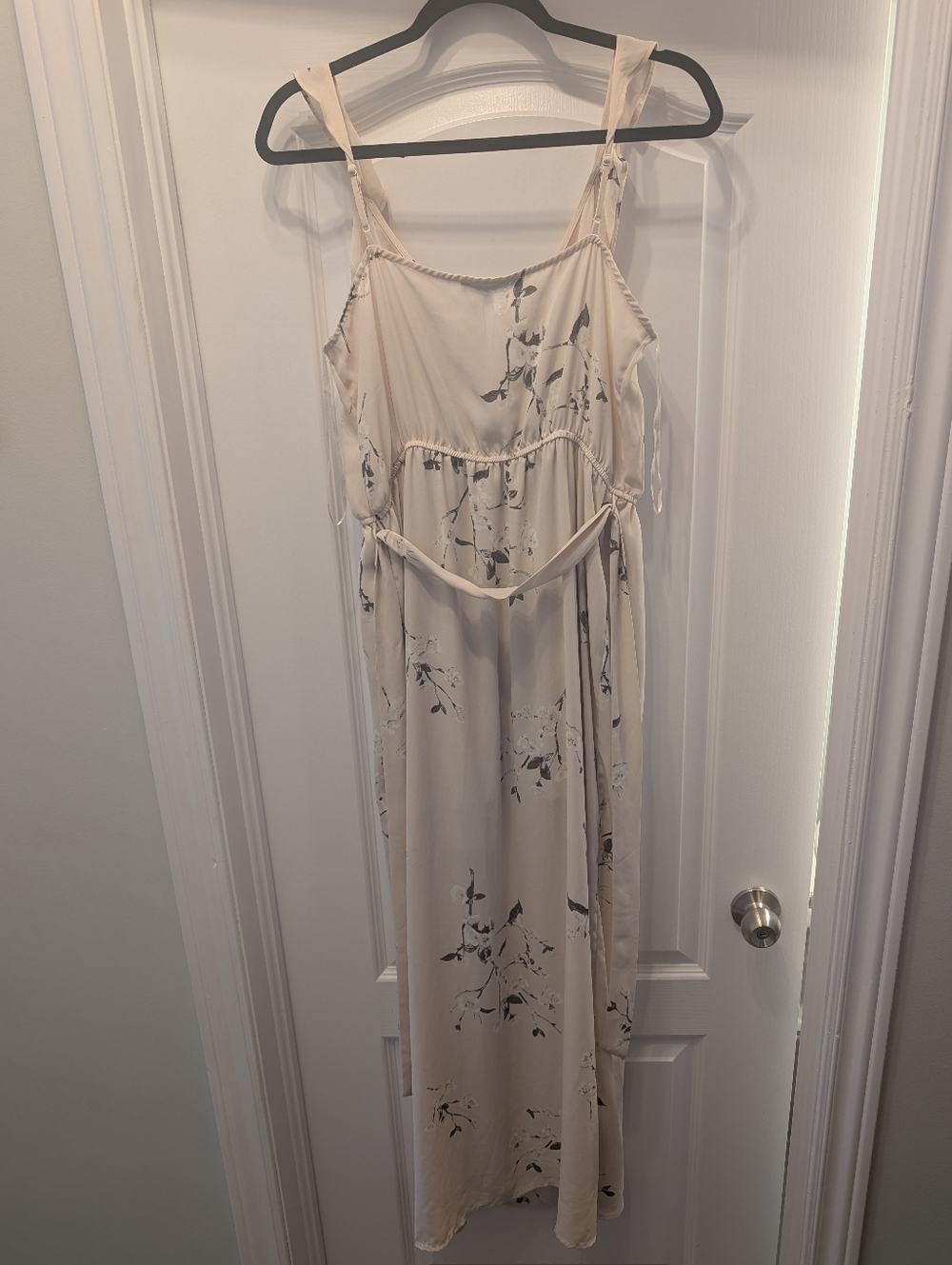 Dynamite Floral Maxi Dress - Picture 5 of 6